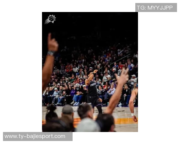 布克全能表现助球队取胜23投10中斩获31分8助攻三分球命中率高达66 布克全能表现助球队取胜23投10中斩获31分8助攻三分球命中率高达66