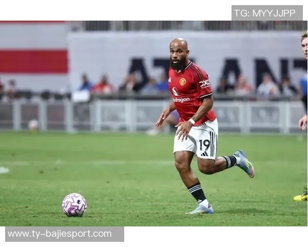 曼联旧将感叹姆伯莫阿玛德离队后右路防线崩溃局面 曼联旧将感叹姆伯莫阿玛德离队后右路防线崩溃局面